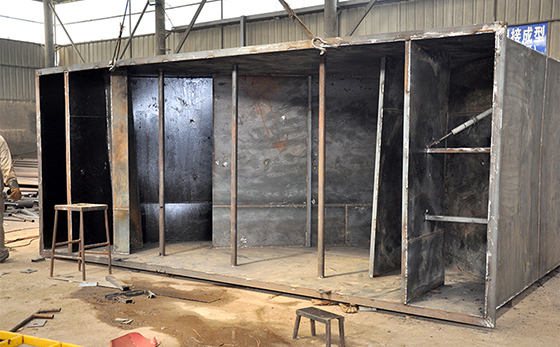 居民區(qū)地埋式污水處理設(shè)備制作現(xiàn)場