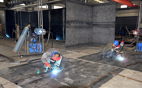 家用一體化污水處理設備制作現(xiàn)場